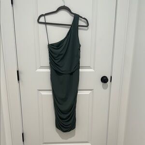 Elegant One-Shoulder Green Dress